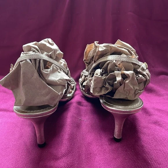 Lauren Ralph Lauren Strappy Gold Slingback Sandal! Size 7.5. See Notes & Photos! - Picture 4 of 16